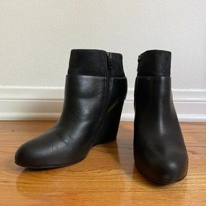 Vince leather and suede ankle bootie black womens 8